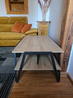 Konferenční stolek - 2