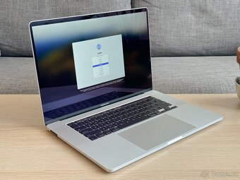 Apple MacBook Pro 16" (2019) - 100% STAV NOVÉHO KUSU - 2