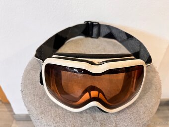 Lyžařská helma přilba + brýle - 2