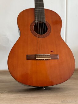 Klastická kytara Yamaha C40 se strapp buttons a pouzdrem - 2