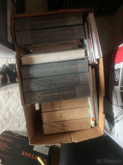 Velké množství knih - 2