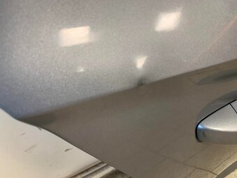 Pravé zadní dveře šedá metalíza LF7M Škoda Superb 3 sedan 18 - 2