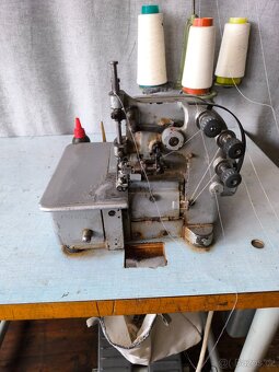Šicí stroj overlock - 2