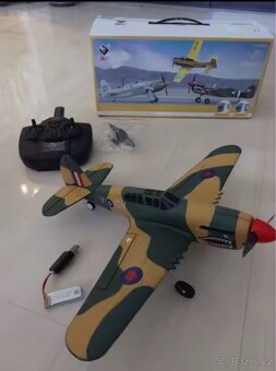 RC letadlo Curtiss P-40 Warhawk - 2
