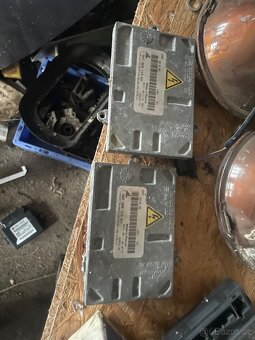 Jednotky xenonu audi a4 b7 - 2