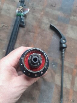 Zadni náboj Axis 24d - 2