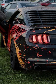 Ford mustang - 2