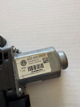 Fabia 2 jednotka stahování okna levá přední - 2