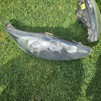 Přední světla Ford fiesta 2010 - 2