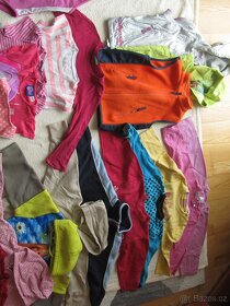Dívčí oblečení 98-104 (trika, šaty, sp. prádlo) - 2