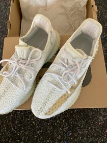 Yeezy 350 v2 hyperspace - 2