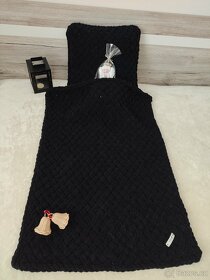 Prodám detský set - pletená dětská deka černá + polštář - 2