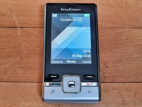 Sony Ericsson T715 ve stavu nového - 2