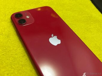 iPhone 11 Red • 128 GB • Ve velmi dobrém stavu - 2