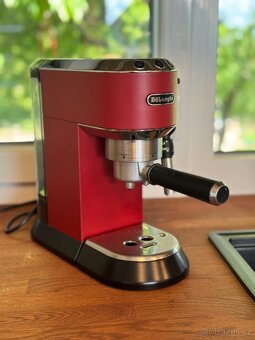 Pákový kávovar DeLonghi EC 685.R Dedica - 2