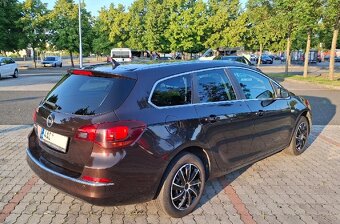 Prodám Opel Astra J Sportstourer 1,6i - 2