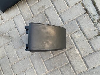 Středový panel a loketní opěrka Škoda Octavia 2 RS 2007 - 2