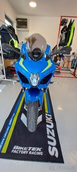 Suzuki gsxr 1000 r - 2
