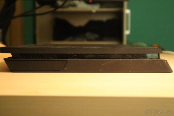 Playstation 4 slim - 2