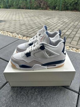 Nike SB x Air Jordan 4 Retro Summit White Navy - 2