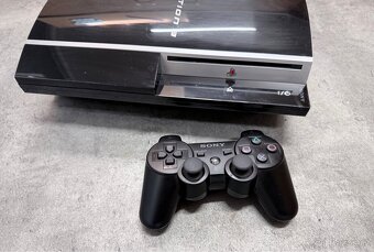 - PS3 Sony Fat konzole Cechh04 40GB - - 2