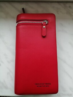 Červená peněženka, zánovní. Velmi dobrý stav (1) - 2