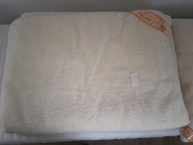 Ložní souprava z ovčího rouna. - 2