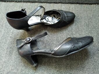 Dvoje krásné lodičky (znJana) vel.38, cena celkem - 2