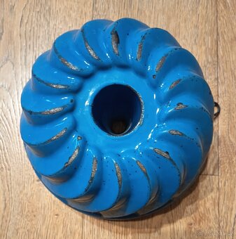 Smaltovaná forma na bábovku - 2