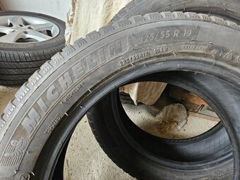 225/55r19 Michelin crossclimate SUV - 2
