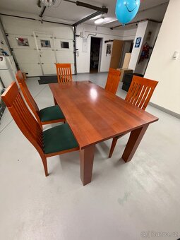 Kuchyňský stůl masiv - 2