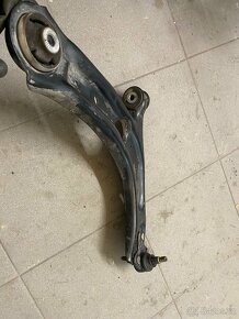 Škoda Superb III,3 pravé přední rameno 3Q0407154D - 2