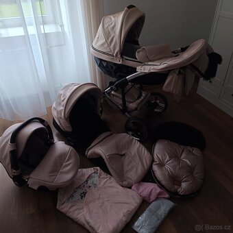 Kočárek Junama - 2