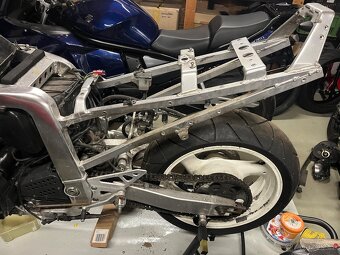 Suzuki GSX-R 750 - 2