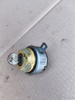 Spínací skříňka Jawa - 2