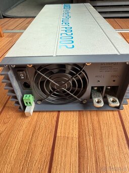 Měnič napětí WAECO PerfectPower PP2002 / 2000W / 12/230V - 2