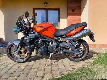 Triumph Street Triple R - 2