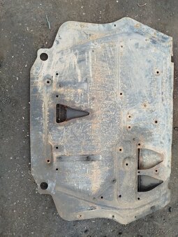 Plechový kryt pod motor na Š Octavia 2 - 2