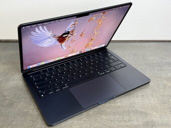 MacBook Air 13'' 2022 / M2 / 8GB / 256GB SSD / Midnight - - 2