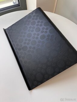 Černý stojan pro notebook - 2
