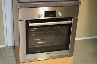 Bosch nerezová vestavná trouba HBA73B550 - 2