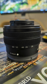 SONY FE 28-60 mm f/4-5,6 - 2