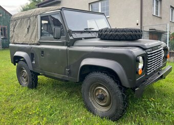 Land Rover Defender 90 - 2