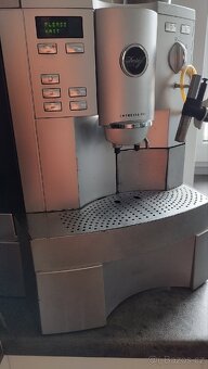 Kávovar automatický - 2