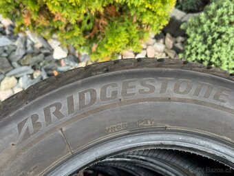 235/55 R17 - 2