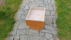 Dřevěný květinový stolek retro - 2