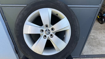 Prodám originál ALU Škoda 185/60/15 5x100 Nexen - 2