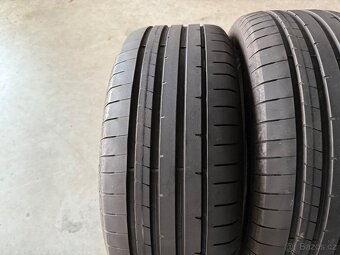 prodám letní pneumatiky 235/50/18 Dunlop dva kusy - 2