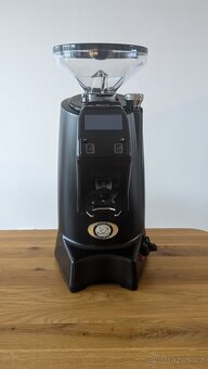 Mlýnek na kávu Eureka ZENITH 65E - 2