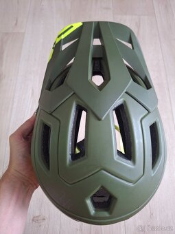 ✅ R2 cyklo prilba - 2